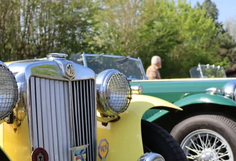 brooklands-museum-classic-car-day-weybridge-surrey-spring-summer-easter[1]