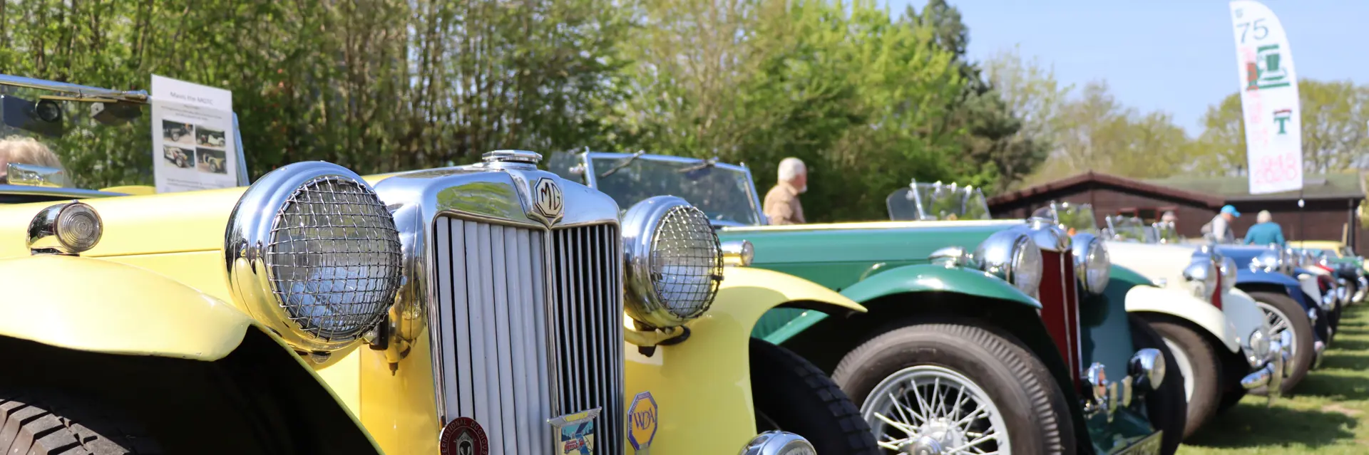brooklands-museum-classic-car-day-weybridge-surrey-spring-summer-easter[1]