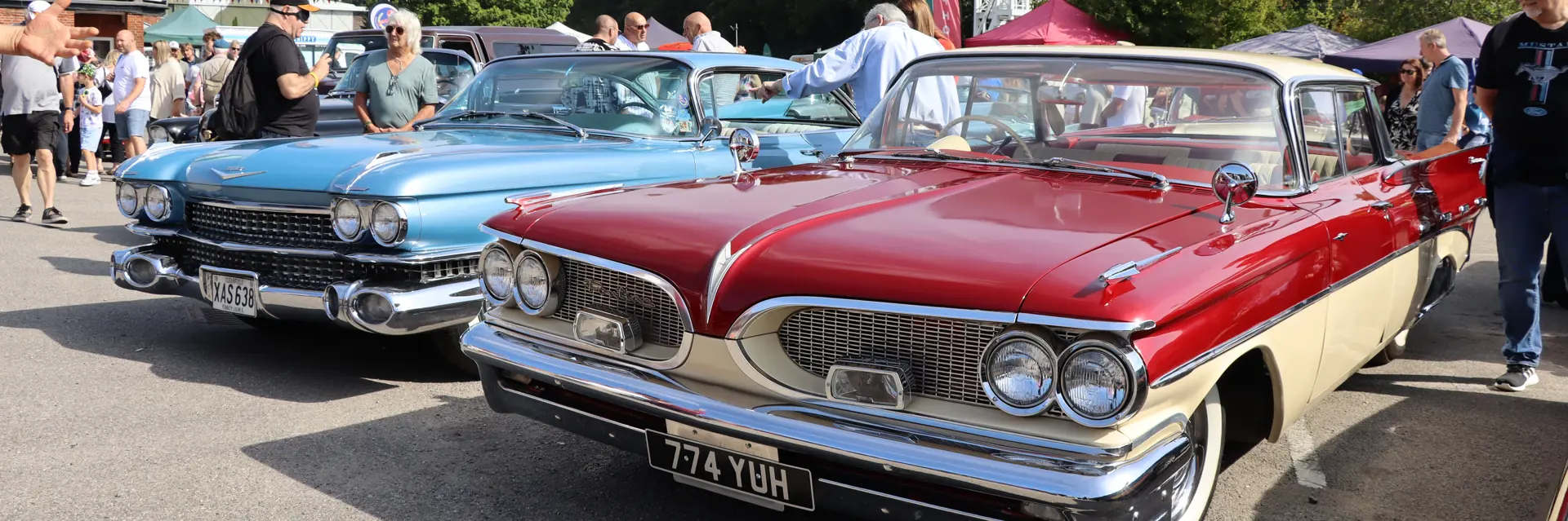 brooklands-museum-surrey-mopar-cars-campbell-carpark[1]